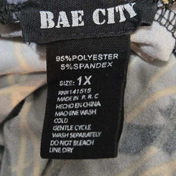 BAE CITY‎ Gray & Black Joggers, Size 1X - Picture 5 of 6